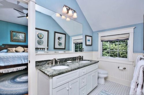 64 Bayberry Ln, Westport CT 06880-4031 exterior