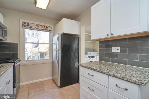 1000 Crawford Dr, Rockville MD  20851-1605 exterior