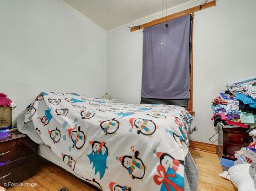 2008 Addison St, Chicago IL 60618-6102 exterior