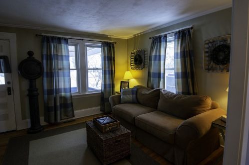 42 Noyes St, Concord NH 03301-2327 exterior