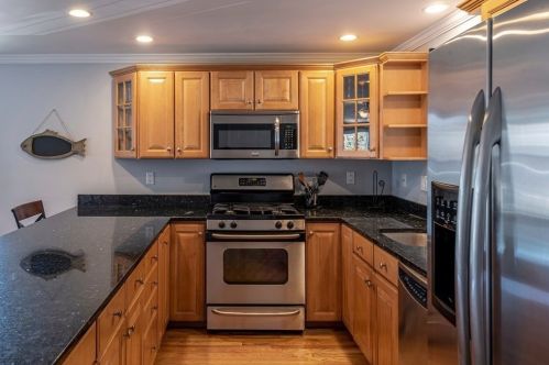 1272 Sea St, Quincy MA  02169-3535 exterior