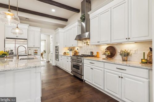 7741 Water St, Fulton MD 20759-2558 exterior