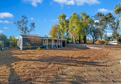 27161 Jarvis St, Perris CA  92570-6952 exterior