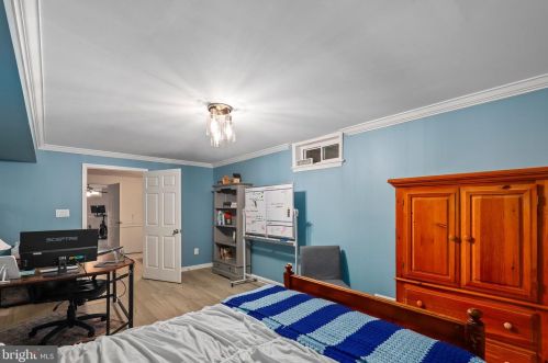 1426 Cellar Crk Way, Herndon VA 20170-2805 exterior