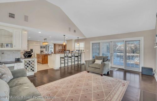 26 Brasch Blvd, Middletown NJ 07748-3161 exterior