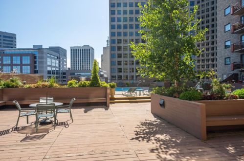 66 9th St, Saint Paul MN  55101-4700 exterior