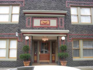 2156 Irving St, Portland OR  97210-3274 exterior