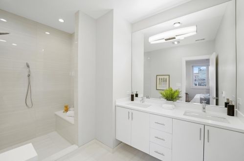 4647 Clark St, Chicago IL 60640-4619 exterior