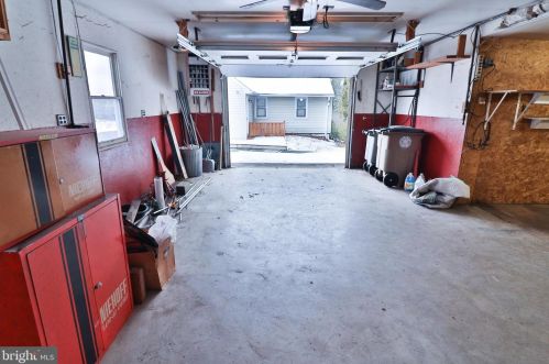 1201 Clagett Dr, Rockville MD 20851-2116 exterior