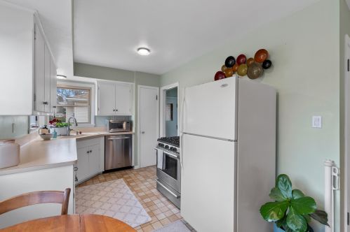 2886 94th St, Milwaukee WI  53227-3304 exterior