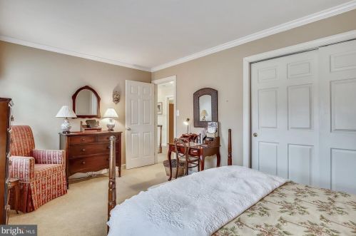 1276 Beverly Rd, Mc Lean VA 22101-2834 exterior