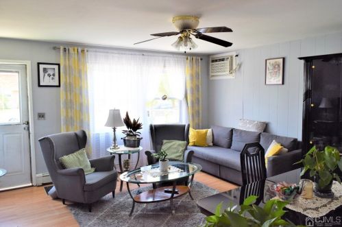 85 Marion St, Carteret, NJ 07008-2026