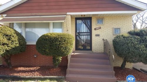 13905 Stewart Ave, Chicago, IL 60827-1917