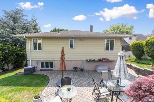 29 Webb Pl, Hasbrouck Heights NJ exterior