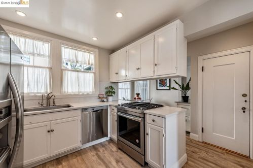 615 Arlington Ave, Berkeley CA 94707-1039 exterior