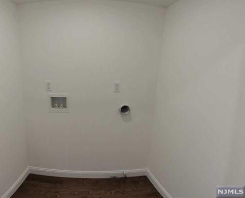 225 9 St, Newark NJ 07107-1907 exterior