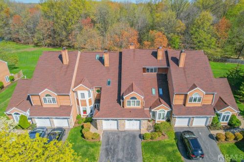 133 Coppertree Ct, Edison, NJ 08820-4055