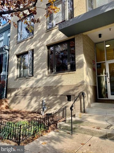 2639 15th St, Washington DC  20009-4654 exterior