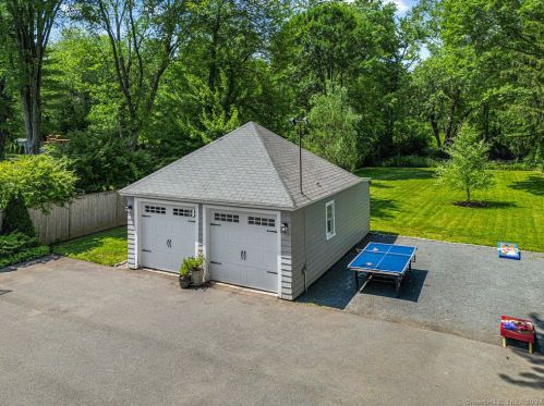 1142 Farmington Ave, Hartford, CT 06107-1607