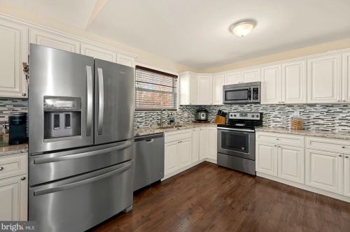 211 California Trl, Browns Mills NJ 08015-5640 exterior