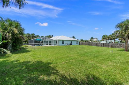 2415 Atlantic Beach Blvd, Fort Pierce FL  34949-1525 exterior