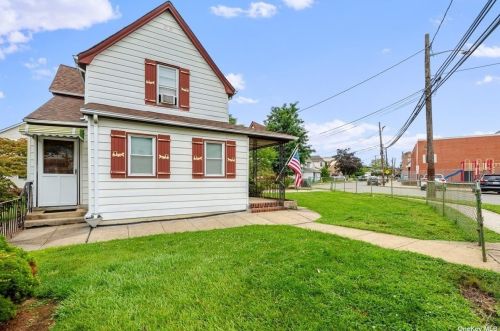 41 5th St, Valley Stream, NY 11581-1210