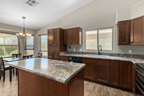 21602 33rd Ln, Phoenix AZ 85051-5942 exterior