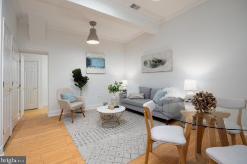 550 Hobart Pl, Washington, DC 20001-2912