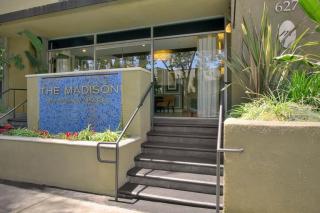 627 Rossmore Ave, Los Angeles CA  90005-3846 exterior