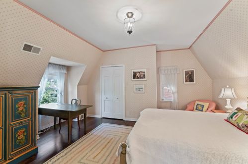 1521 Wightman St, Pittsburgh PA 15217-1407 exterior