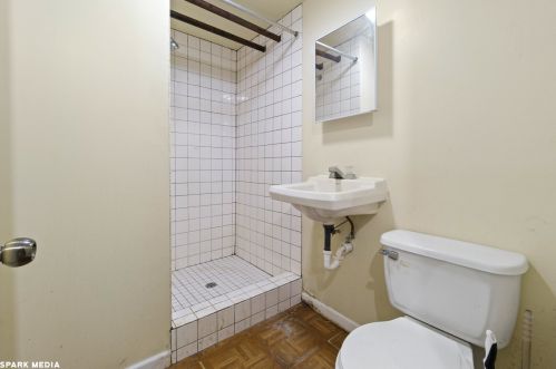 2435 Drake Ave, Chicago IL 60647-2413 exterior