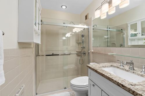 2311 Wealthy St, Grand Rapids MI 49504-0062 exterior