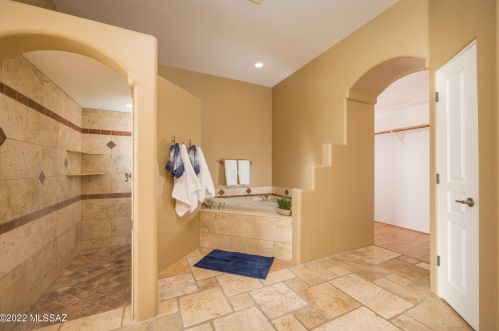 2240 Lone Star Pl, Tucson AZ  85713-6732 exterior