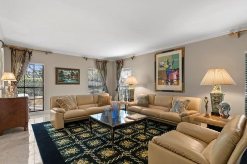 4912 Andros Dr, Tampa FL 33629-4802 exterior