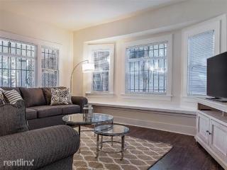 1123 Formosa Ave, Los Angeles CA  90046-5808 exterior