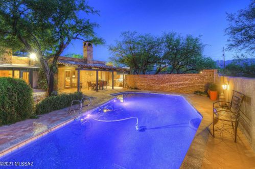 11330 Tanque Verde Rd, Tucson AZ  85749-8525 exterior