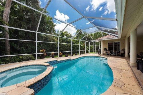 218 Monterey Dr, Naples, FL 34119-4623