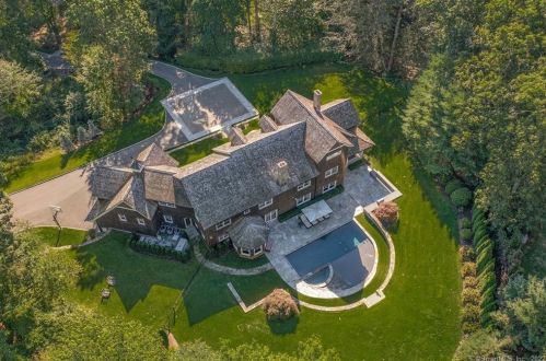 205 Bayberry Ln, Westport, CT 06880-1603