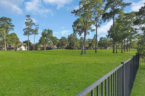 8702 Malardcrest Dr, Humble TX 77346-8106 exterior