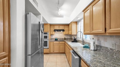 10863 11th St, Phoenix AZ  85020-5836 exterior