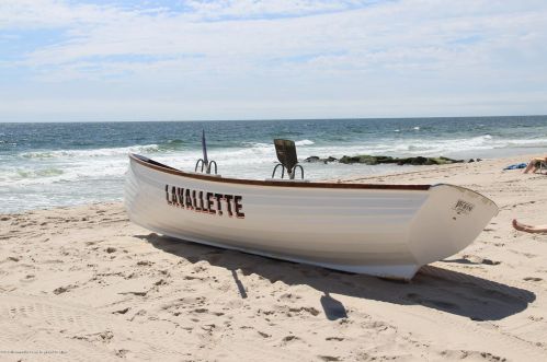 21 Dover Ave, Lavallette NJ 08735-2704 exterior