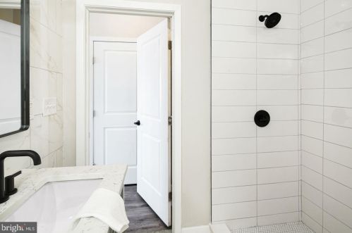 1039 51 St, Philadelphia PA 19143-4213 exterior