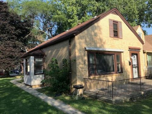 3749 41st St, Milwaukee, WI 53216-3044