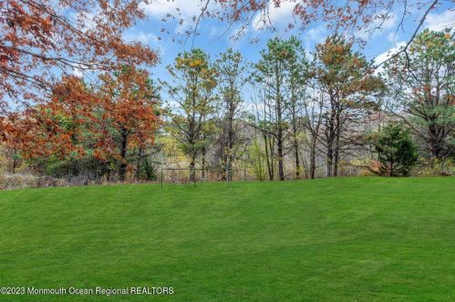 38 Brentwood Dr, Berkeley Township, NJ 08721-2159