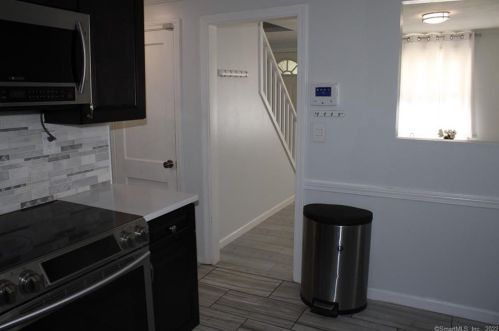 908 Plymouth St, Windsor CT 06095-3713 exterior