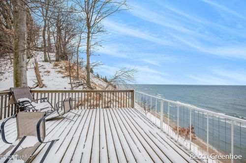 779 Scenic Dr, Meskegon MI 49445-8630 exterior