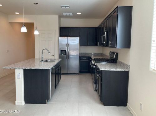 5709 Atlantis Ave, Phoenix AZ  85043-6312 exterior