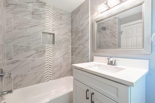 2121 77th Ct, Chicago IL  60707-3017 exterior