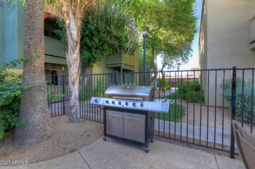 740 Elm St, Phoenix AZ  85013-2416 exterior