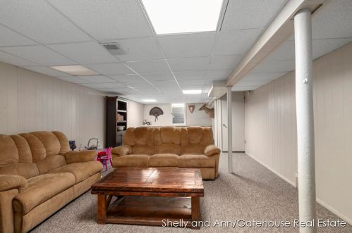 3800 Perry Ave, Wyoming MI 49519-3652 exterior